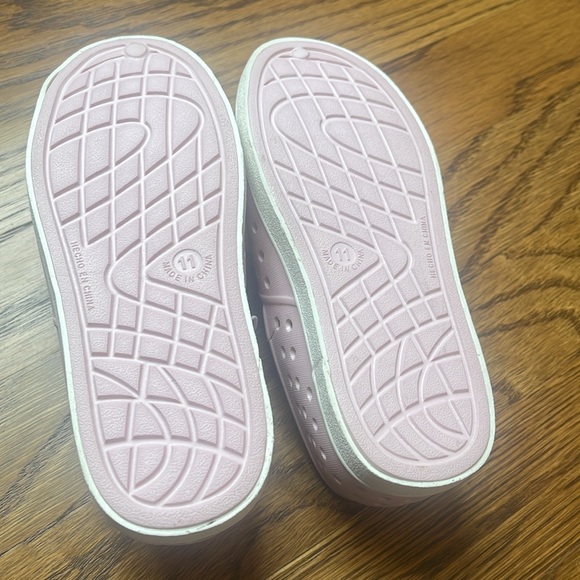 Old navy sz 11 sandals kids girls pink water shoes NWT - Picture 5 of 5